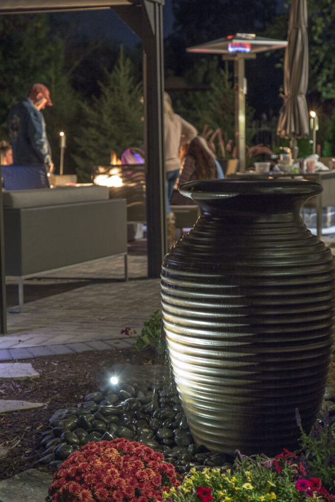 rippled urn 03