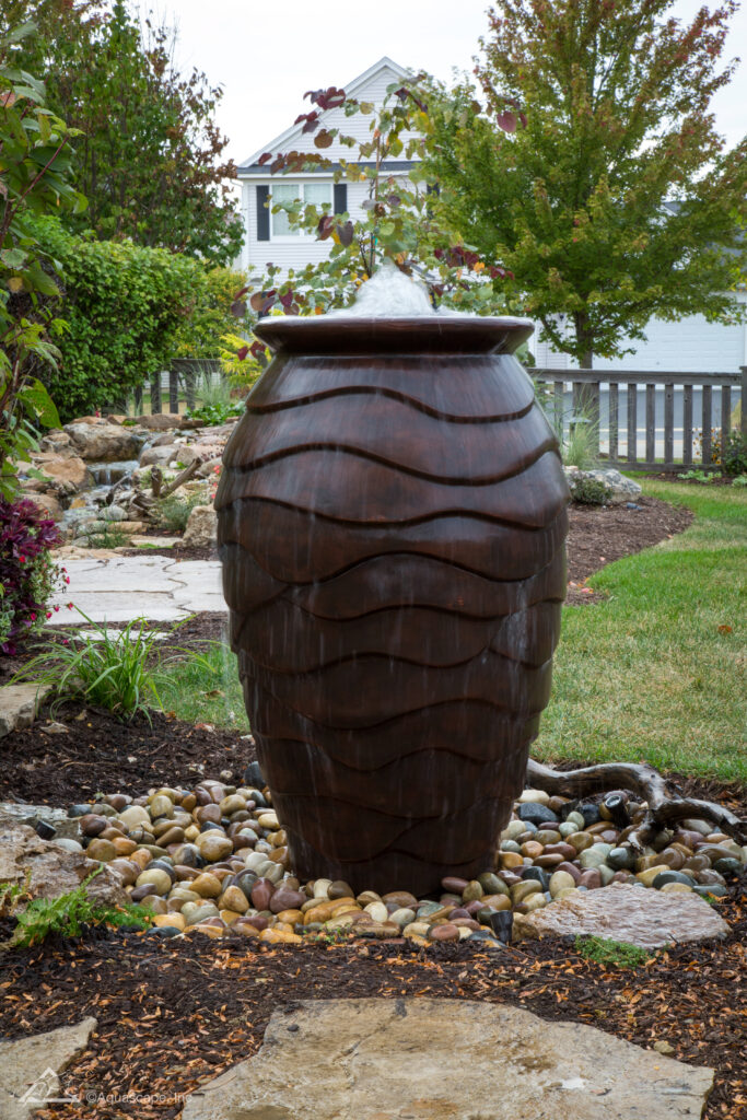 scalloped urn 02